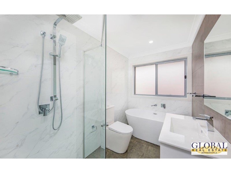 11B Miffsud St, Girraween NSW 2145