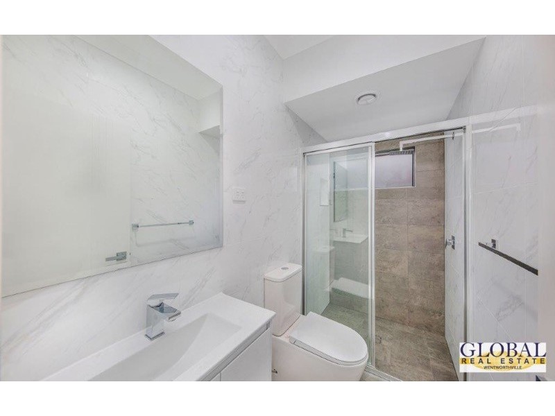 11B Miffsud St, Girraween NSW 2145