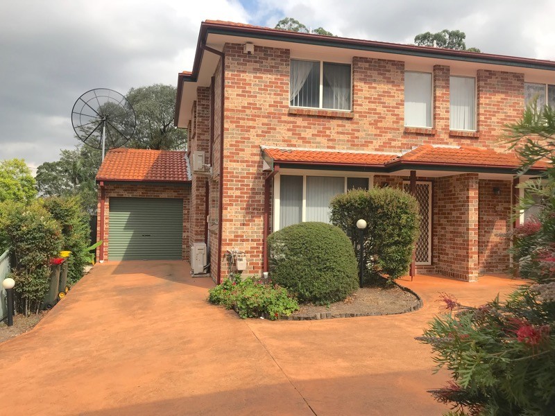 8/4 Obi Lane, Toongabbie NSW 2146