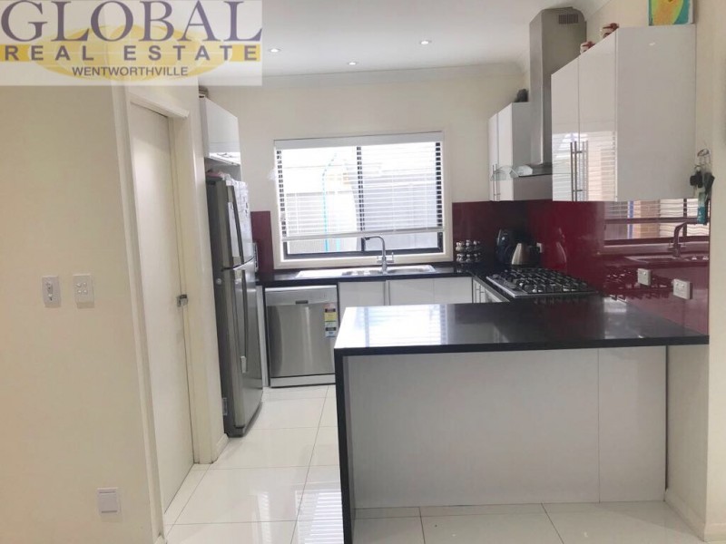 33 Holland St, Ropes Crossing NSW 2760