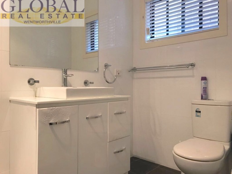 33 Holland St, Ropes Crossing NSW 2760