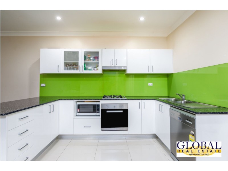 8/25 Tungarra Rd, Girraween NSW 2145