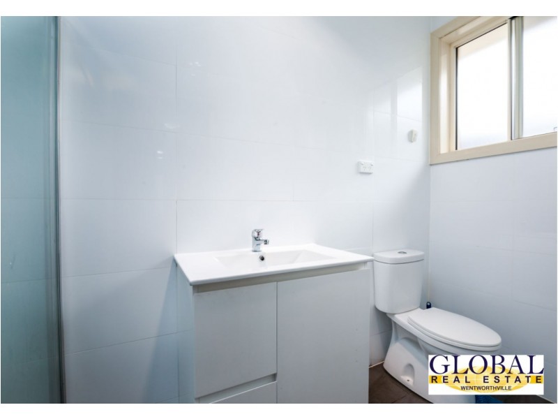 8/25 Tungarra Rd, Girraween NSW 2145