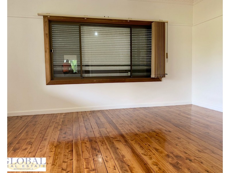 1  Blackwood Rd, Merrylands NSW 2160