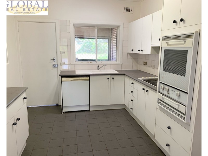 1  Blackwood Rd, Merrylands NSW 2160