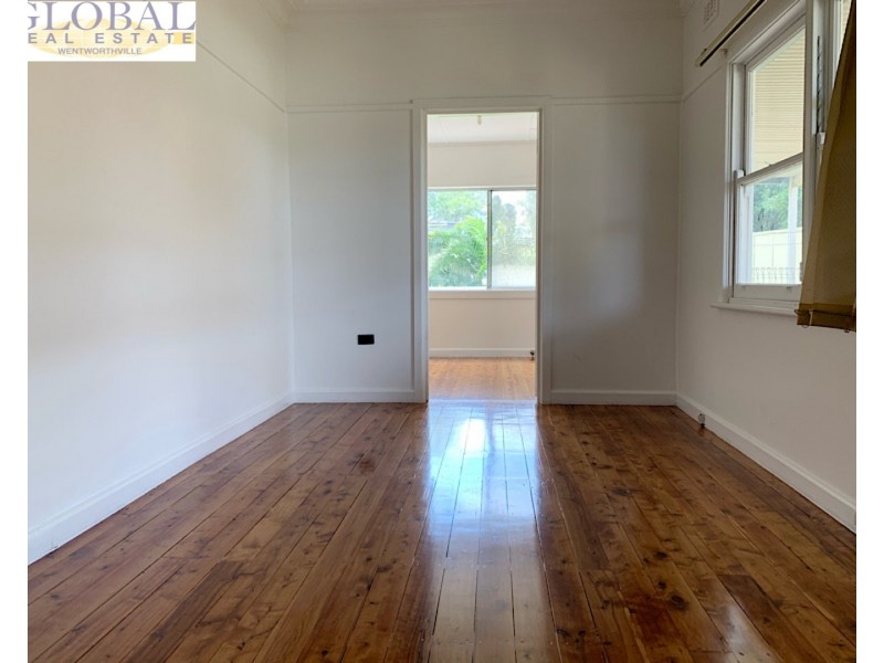 1  Blackwood Rd, Merrylands NSW 2160