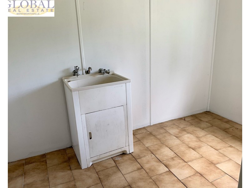 1  Blackwood Rd, Merrylands NSW 2160