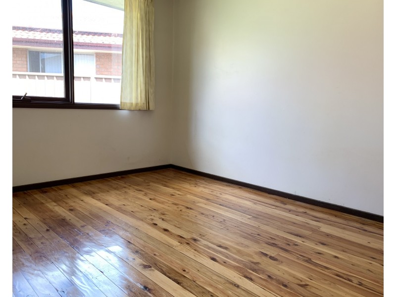 18 Vianney Cr, Toongabbie NSW 2146