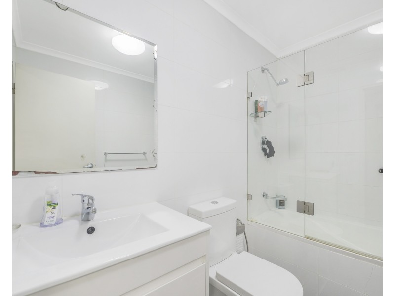 2-4 Belinda Pl, Mays Hill NSW 2145