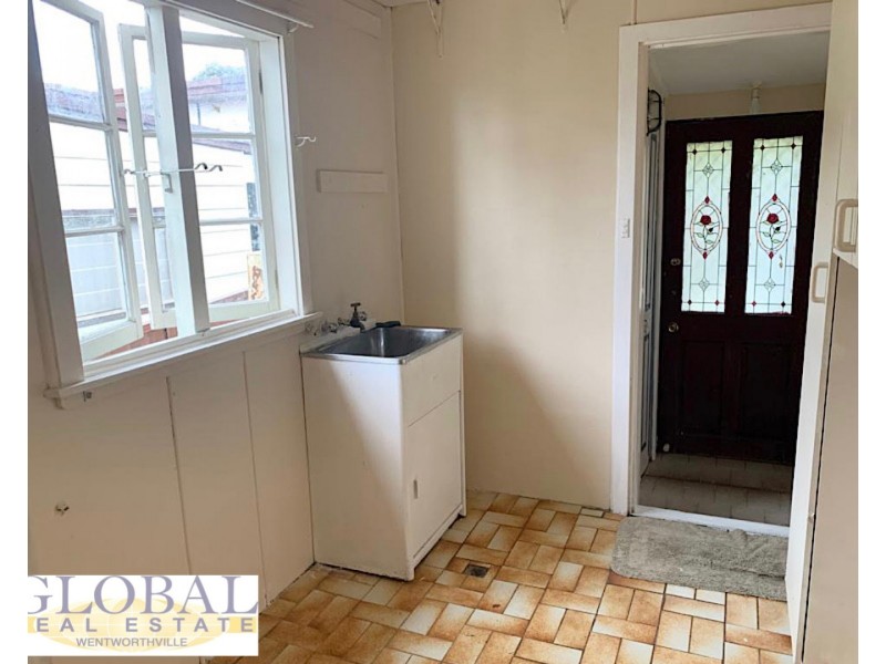 6 Levy St, Pendle Hill NSW 2145