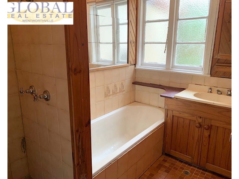 6 Levy St, Pendle Hill NSW 2145