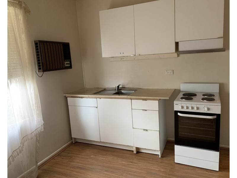 6 Wirralee St, Merrylands NSW 2160