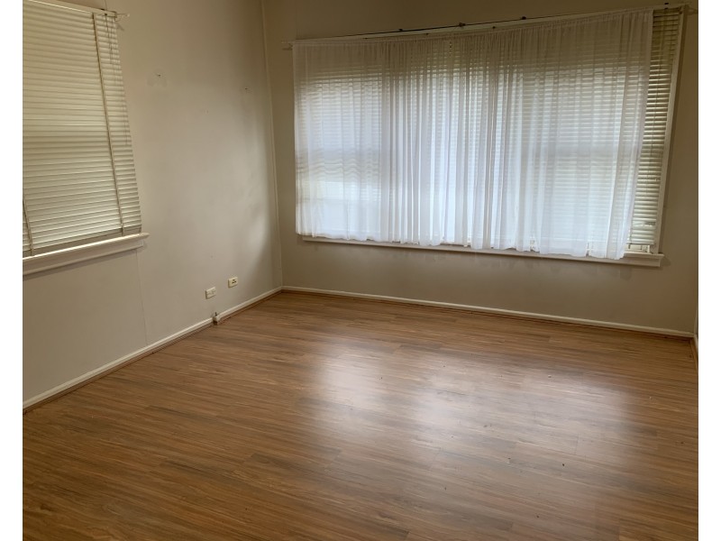 6 Wirralee St, Merrylands NSW 2160