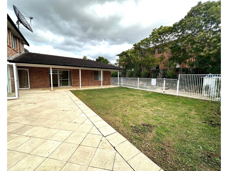 29  Strathalbyn Drive, Oatlands NSW 2117