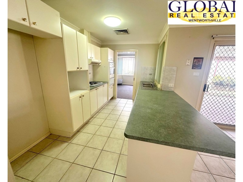 4 Mandarin way, Glenwood NSW 2768