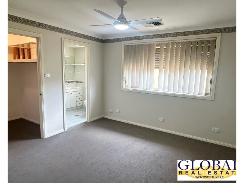 4 Mandarin way, Glenwood NSW 2768