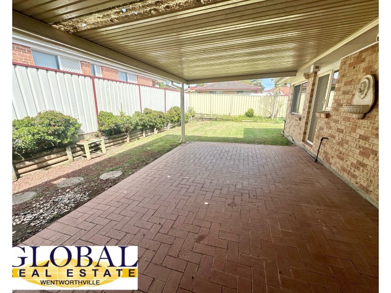 4 Mandarin way, Glenwood NSW 2768