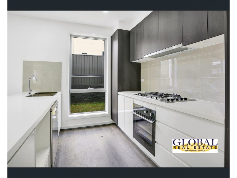 73 Oramzi Rd, Girraween NSW 2145