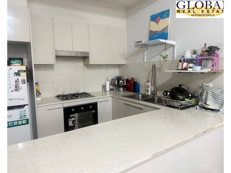 2/29-33 Darcy Rd, Westmead NSW 2145