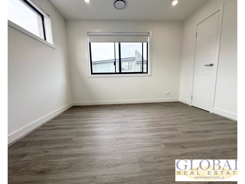 2  14 Endrick Glade, Marsden Park NSW 2765