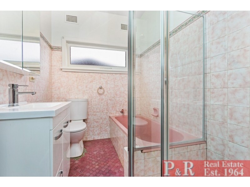 28 Roseview Avenue, Roselands NSW 2196