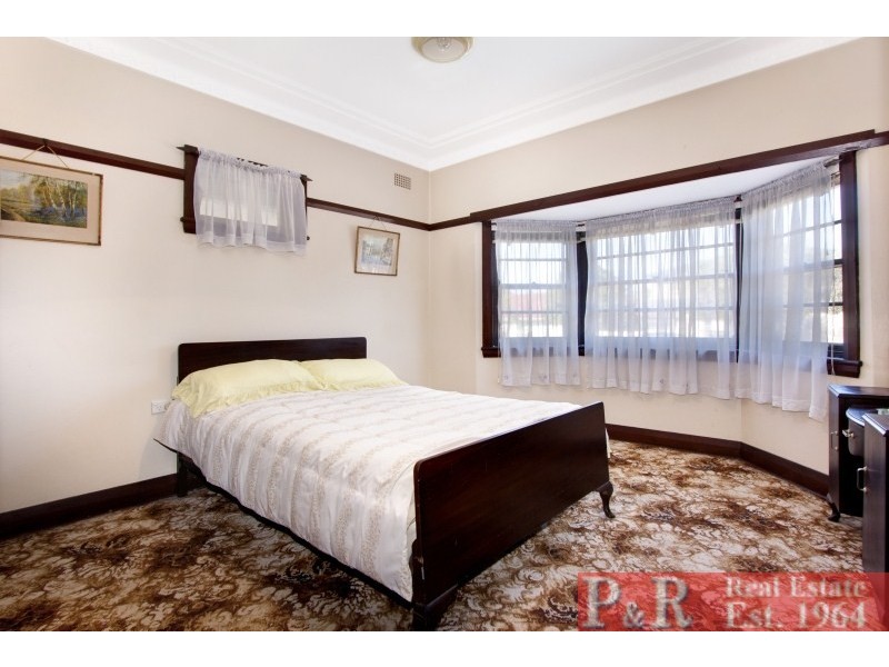 10 Ponyara Road, Beverly Hills NSW 2209