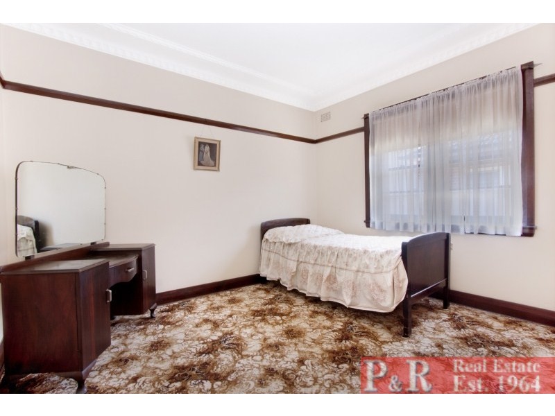 10 Ponyara Road, Beverly Hills NSW 2209