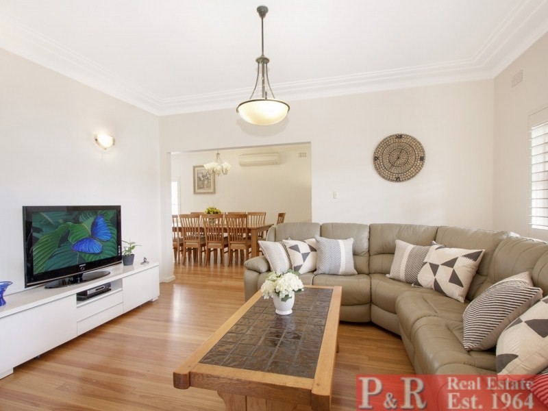 8 Tallawalla Street, Beverly Hills NSW 2209