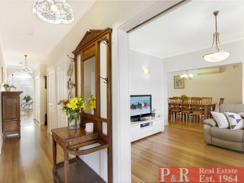 8 Tallawalla Street, Beverly Hills NSW 2209