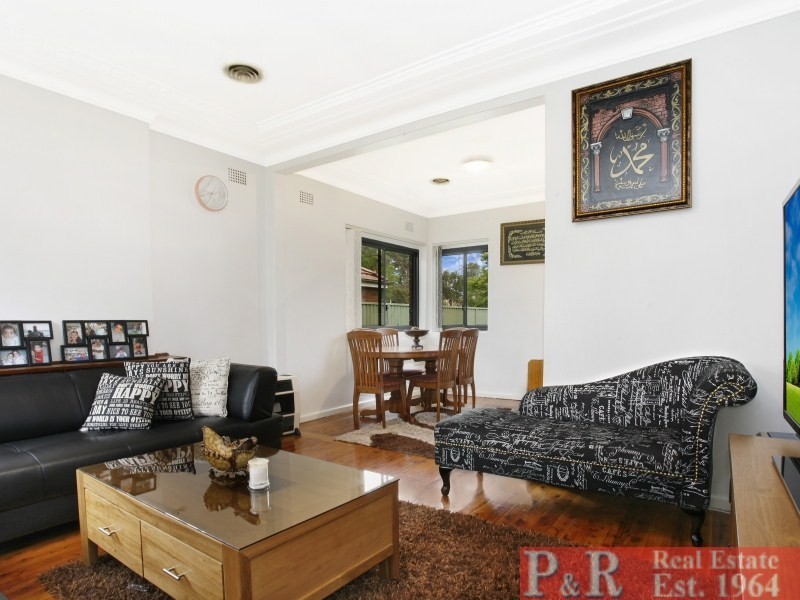 60 Tallawalla Street, Beverly Hills NSW 2209