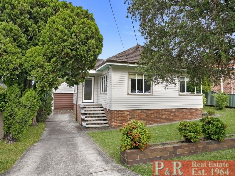 5 Daisy Street, Roselands NSW 2196