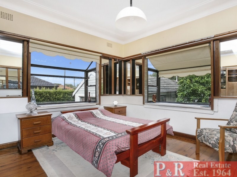 5 Daisy Street, Roselands NSW 2196