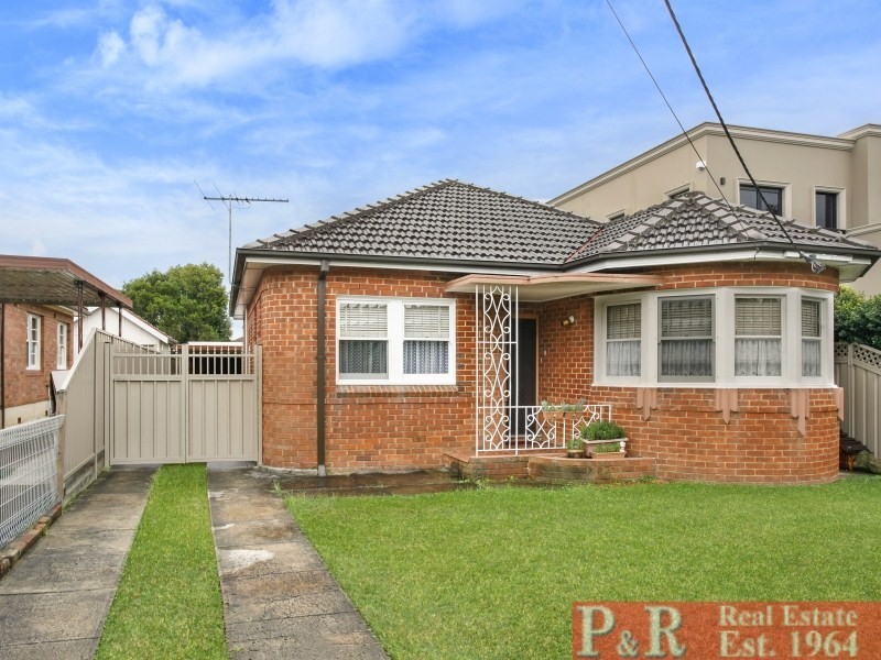 8 Ponyara Road, Beverly Hills NSW 2209