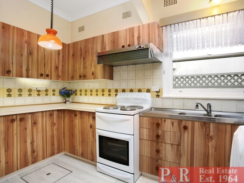 8 Ponyara Road, Beverly Hills NSW 2209