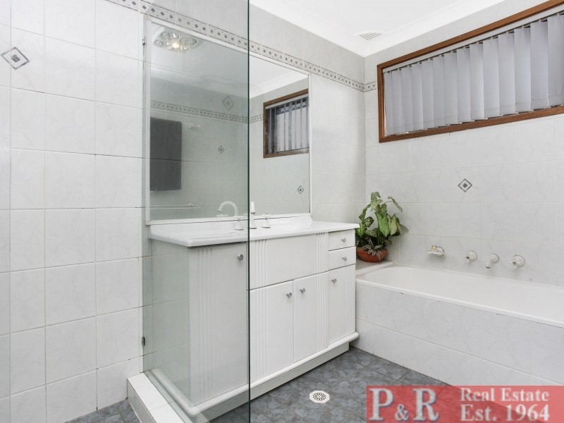 13 Maramba Close, Kingsgrove NSW 2208