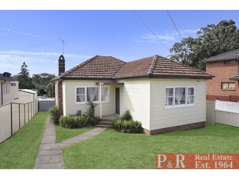 11 Penshurst Road, Roselands NSW 2196