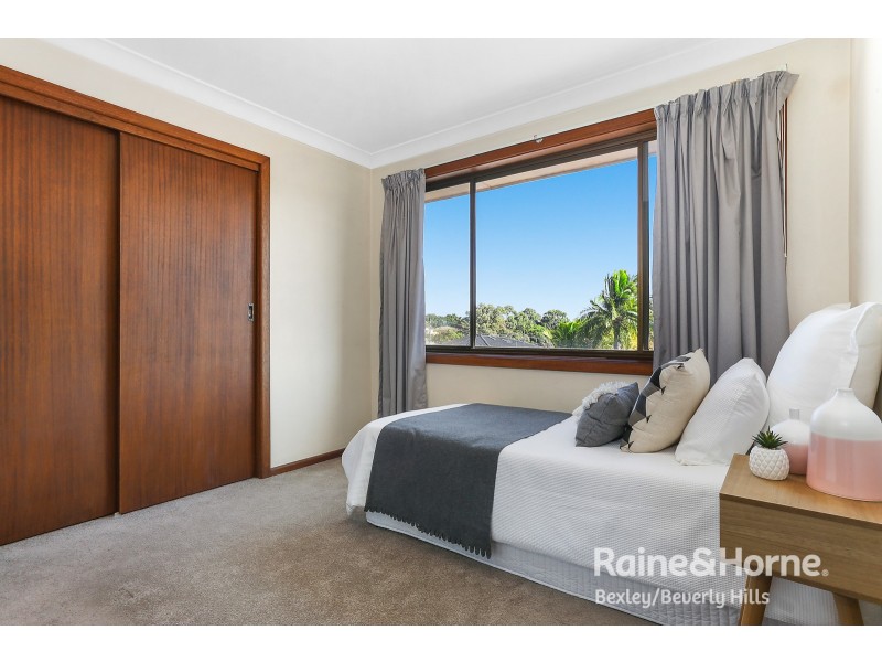 5 Oak Tree Place, Penshurst NSW 2222