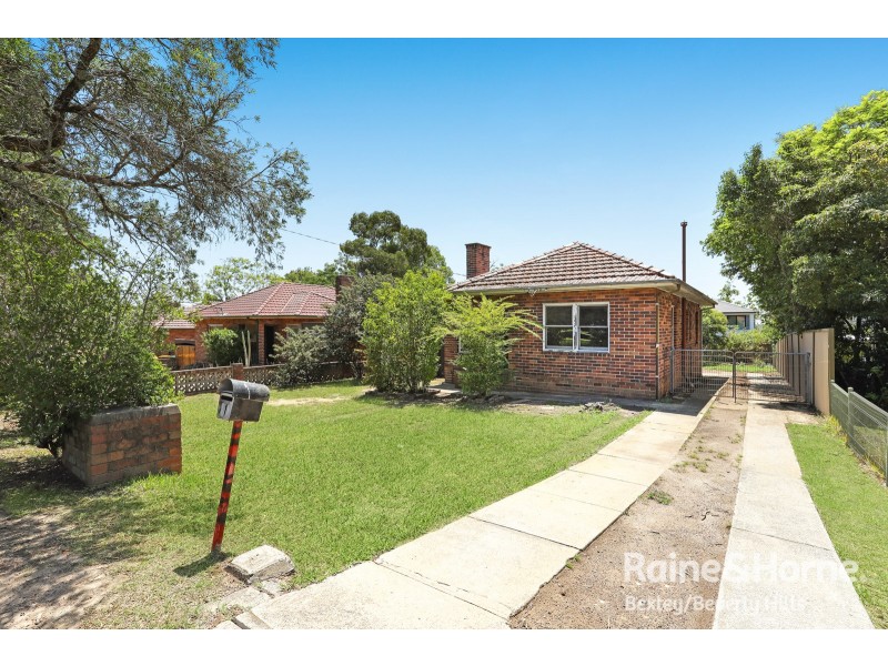 11 Kiewarra Street, Kingsgrove NSW 2208