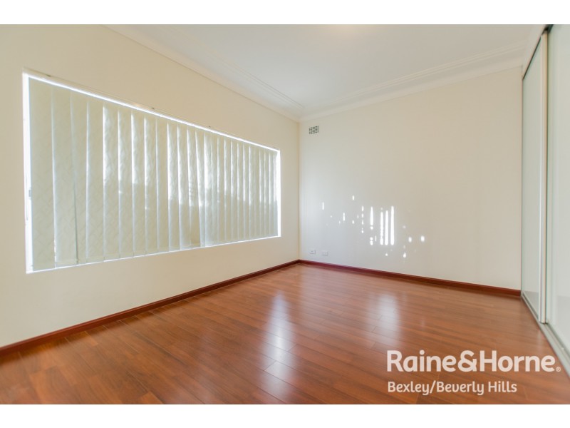 15 Frederick Ave, Beverly Hills NSW 2209