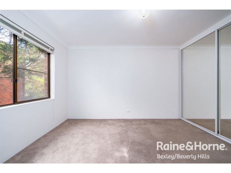 2/60-62 Hampton Court Road, Carlton NSW 2218