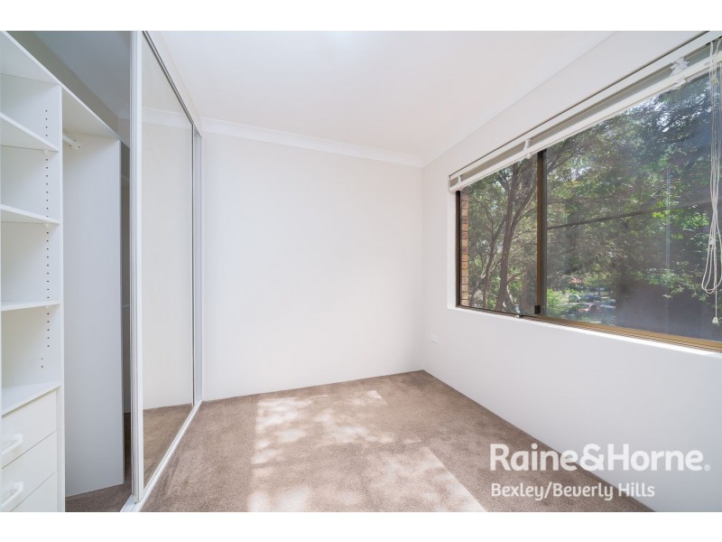 2/60-62 Hampton Court Road, Carlton NSW 2218
