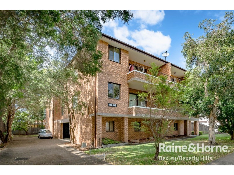 2/60-62 Hampton Court Road, Carlton NSW 2218