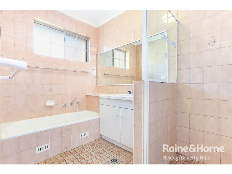 13/26-30 Hampton Court Road, Carlton NSW 2218