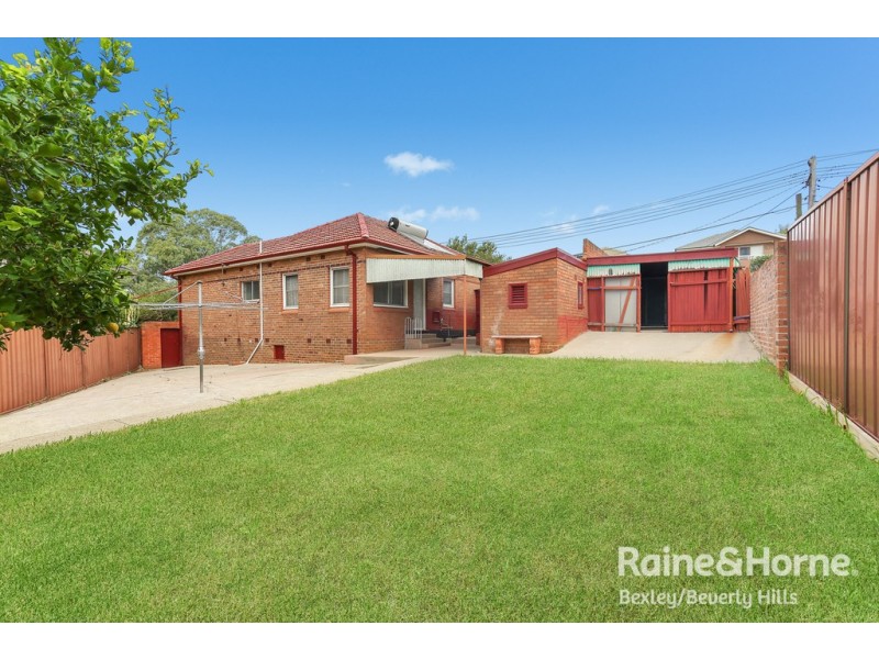 70 Pallamana Pde, Beverly Hills NSW 2209