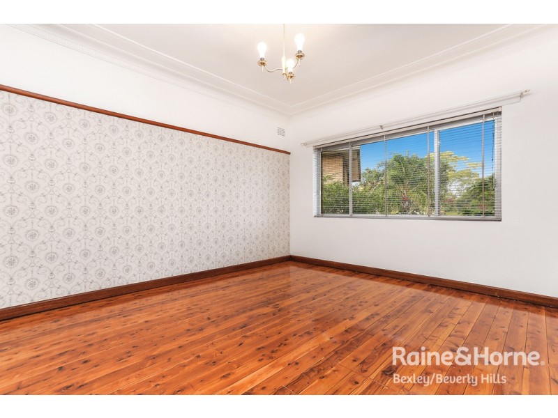 70 Pallamana Pde, Beverly Hills NSW 2209