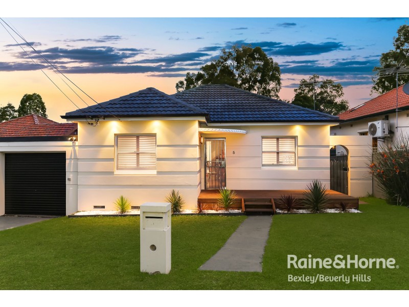 5 Bungalow Road, Roselands NSW 2196