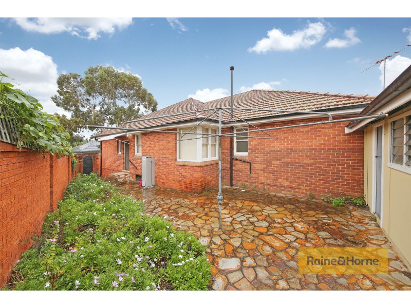 1 Berenice Street, Roselands NSW 2196