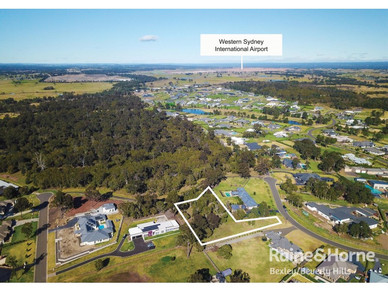 13 Pennard Crescent, Luddenham NSW 2745