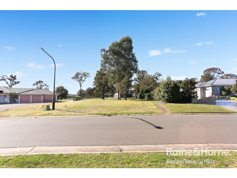 13 Pennard Crescent, Luddenham NSW 2745