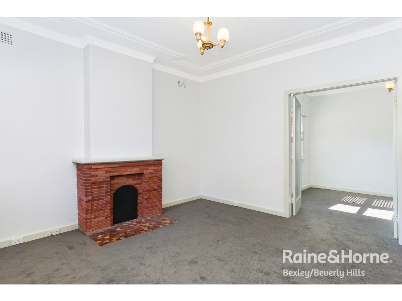 16 Todd Street, Kingsgrove NSW 2208